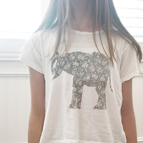 white crop top with a floral elephant on - Picture 1 of 1